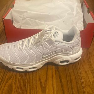Nike Air Max Plus                                                      Size: 9.5